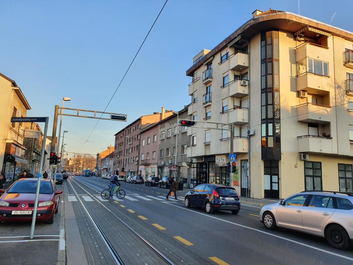 Lucky 13 Apartment Zagreb Buitenkant foto
