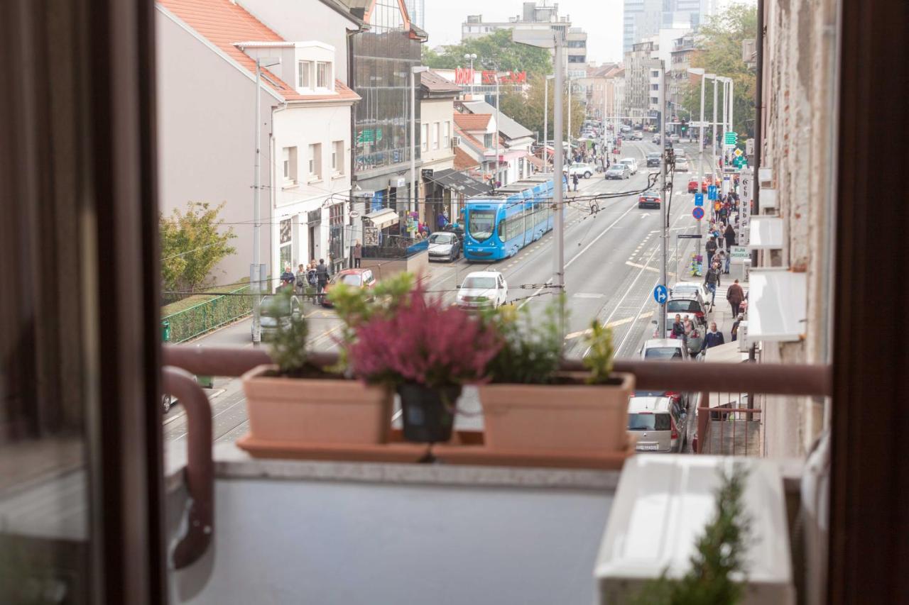 Lucky 13 Apartment Zagreb Buitenkant foto